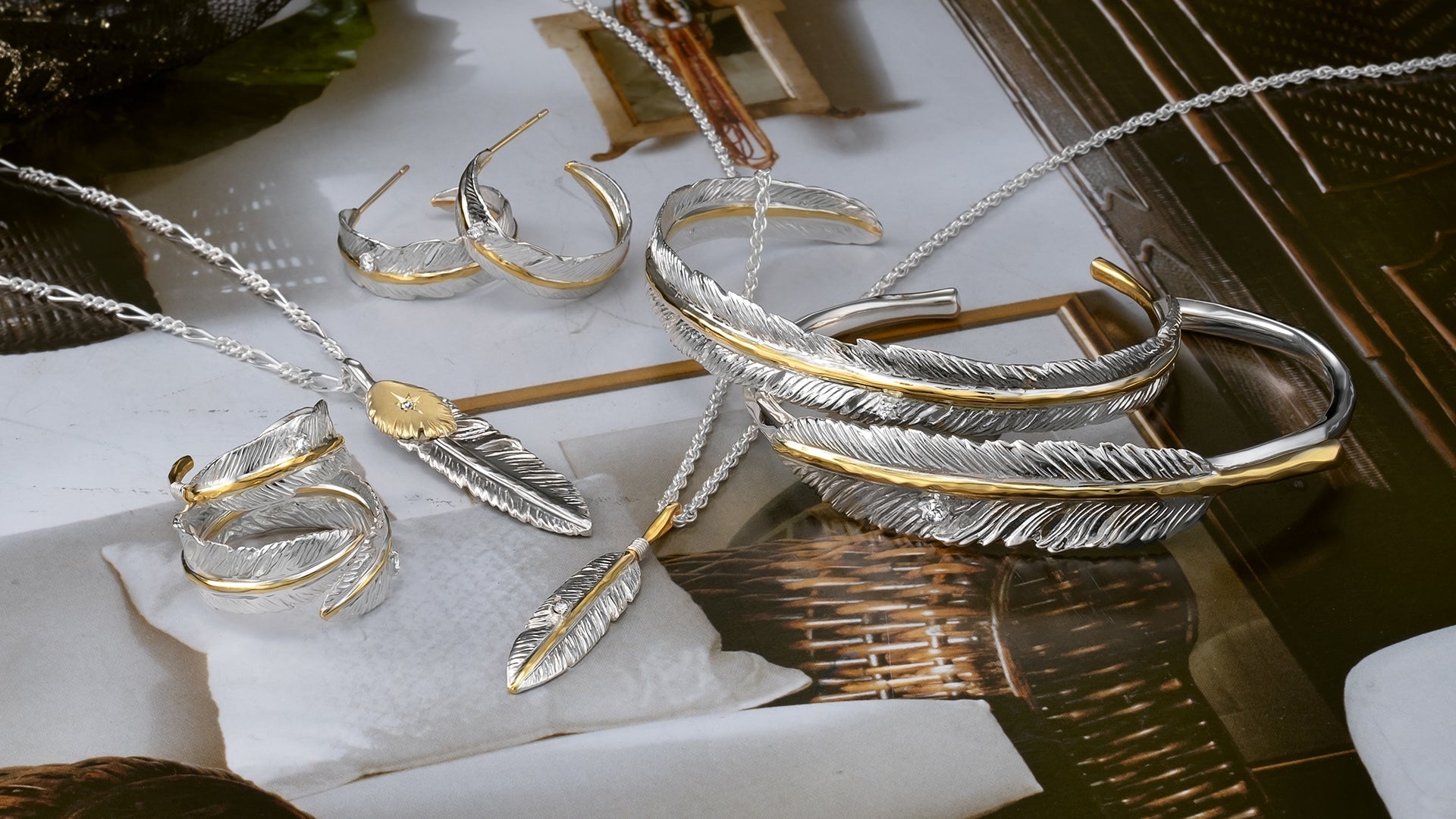 Liberty Bangle 203Jewelry フェザーモチーフ - メルカリ